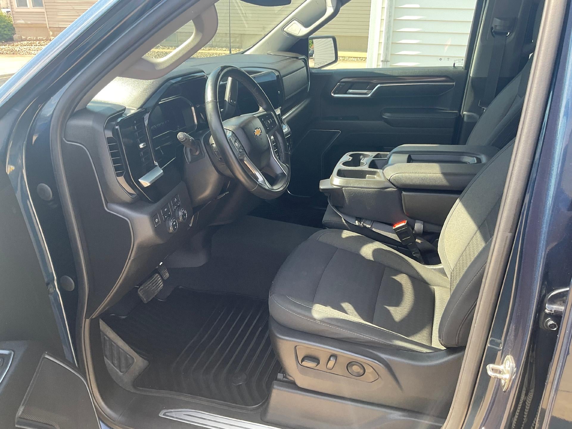 2023 Chevrolet Silverado 1500 LT (2FL)