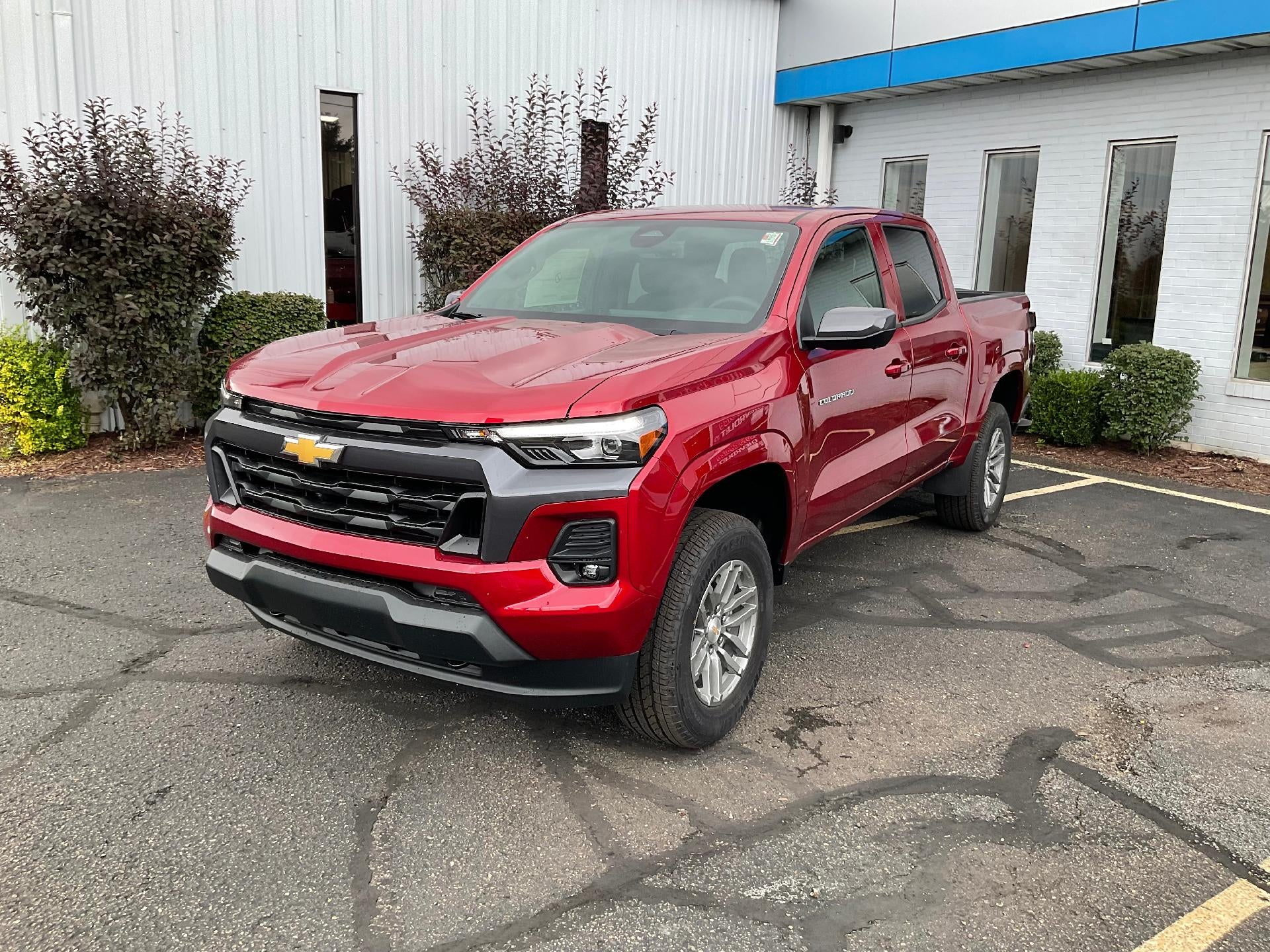 2025 Chevrolet Colorado WT/LT