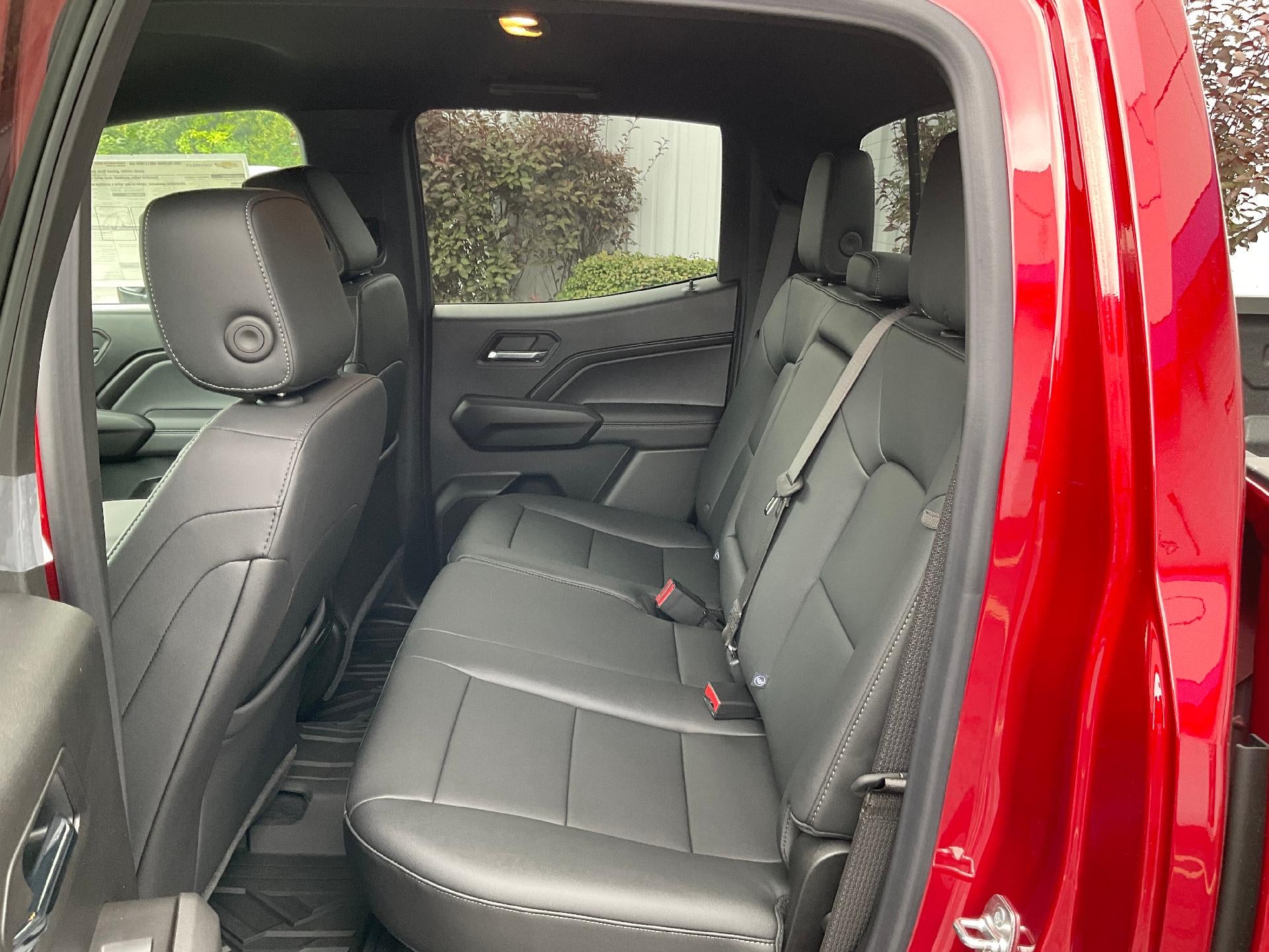 2025 Chevrolet Colorado WT/LT