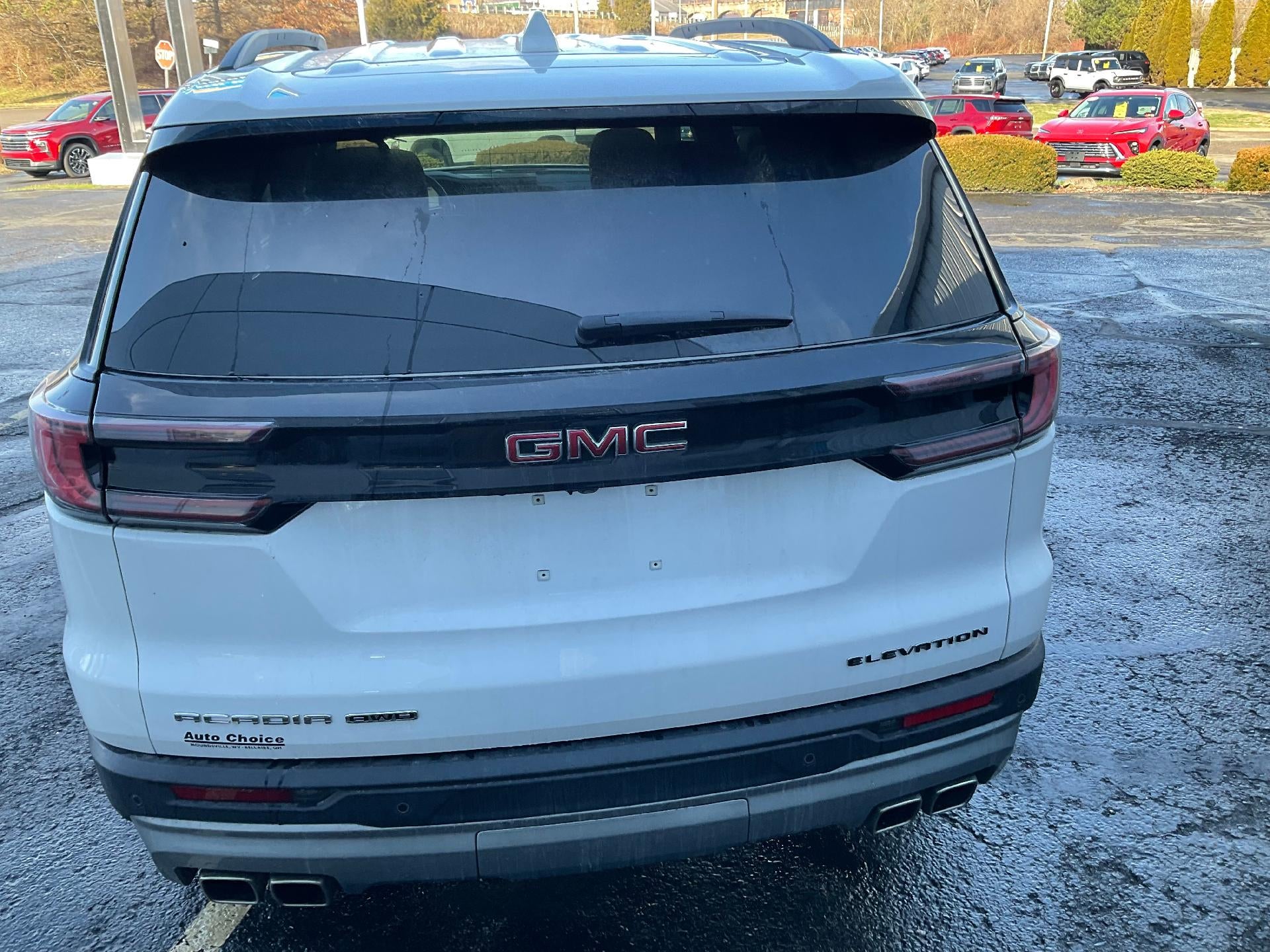 2025 GMC Acadia Elevation
