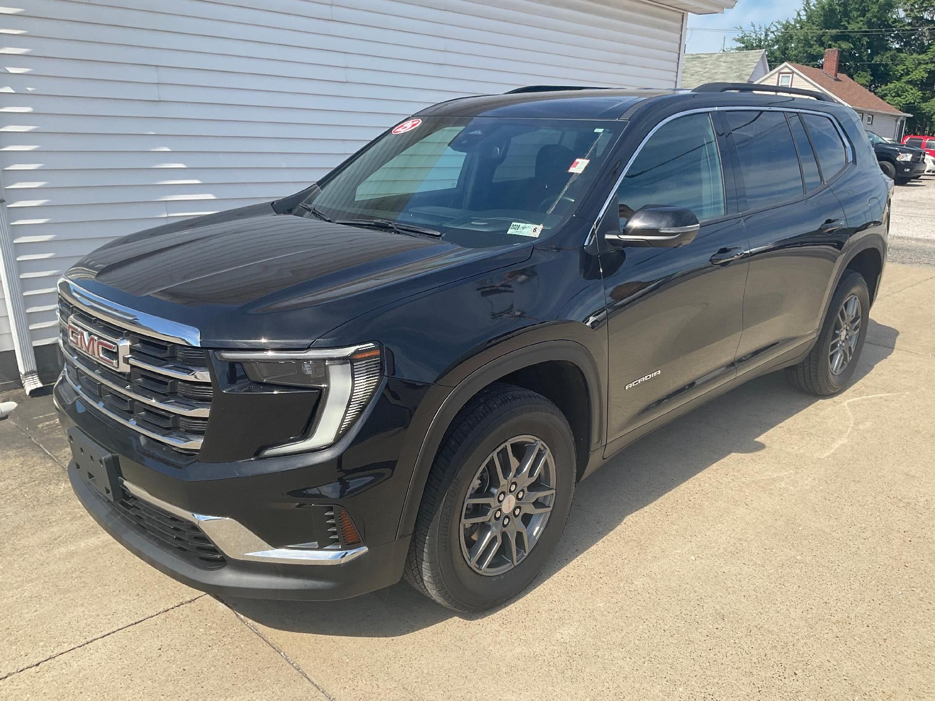 2025 GMC Acadia Elevation