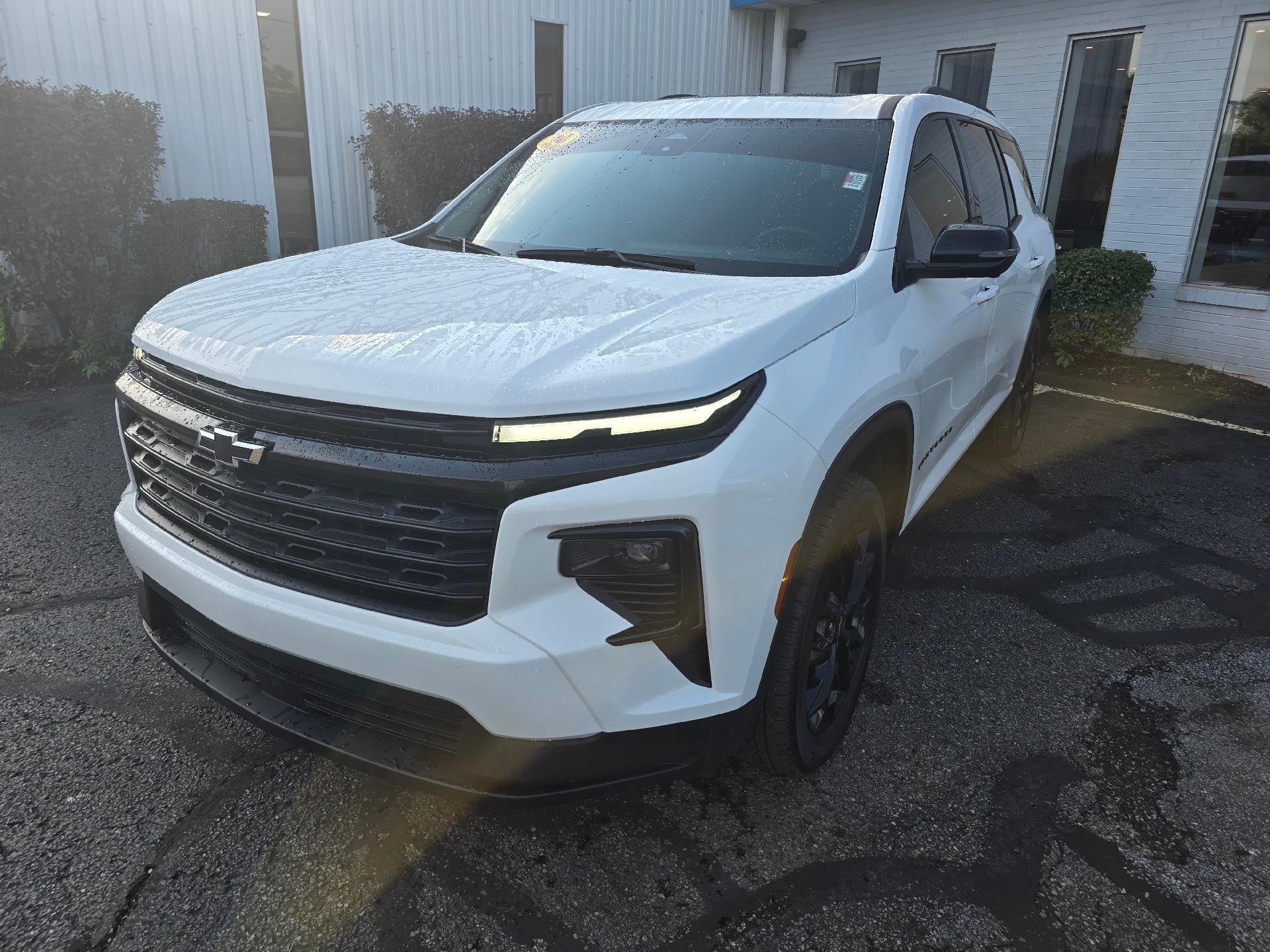 2024 Chevrolet Traverse LT