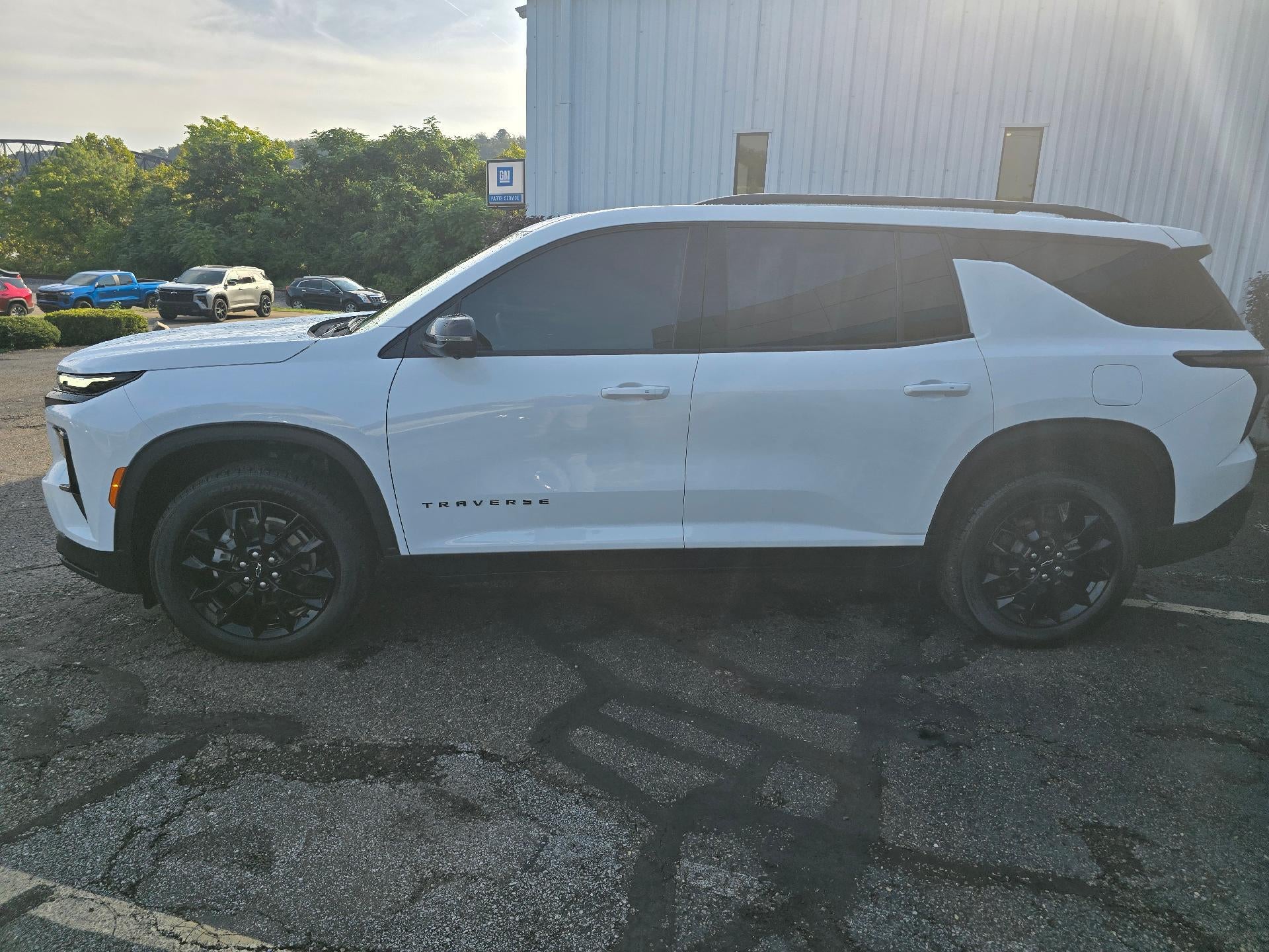 2024 Chevrolet Traverse LT