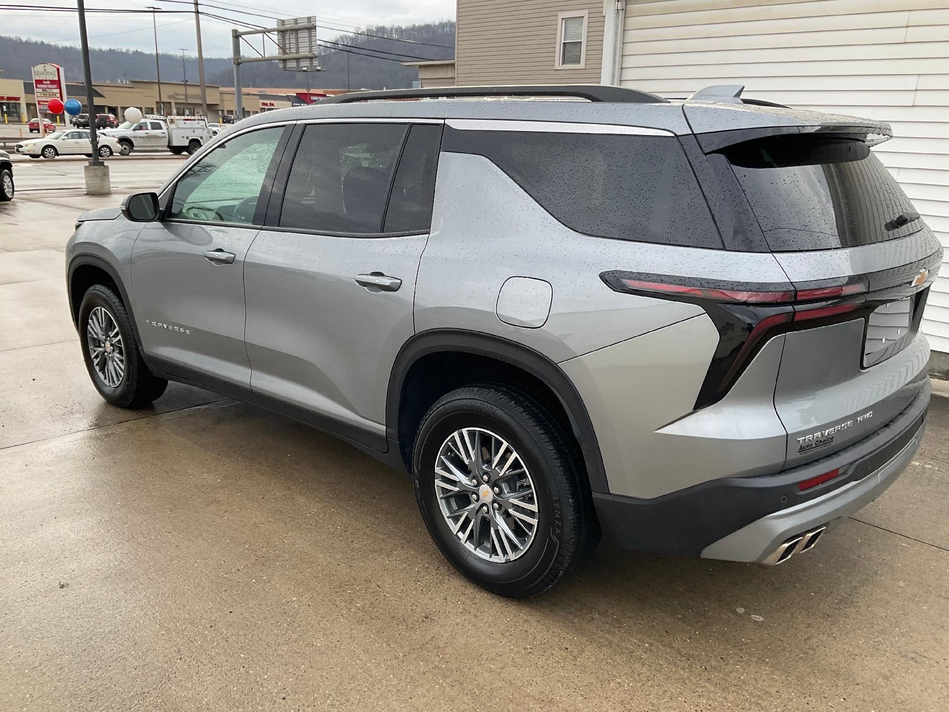 2025 Chevrolet Traverse LT
