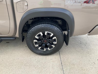 2023 Nissan Frontier Base
