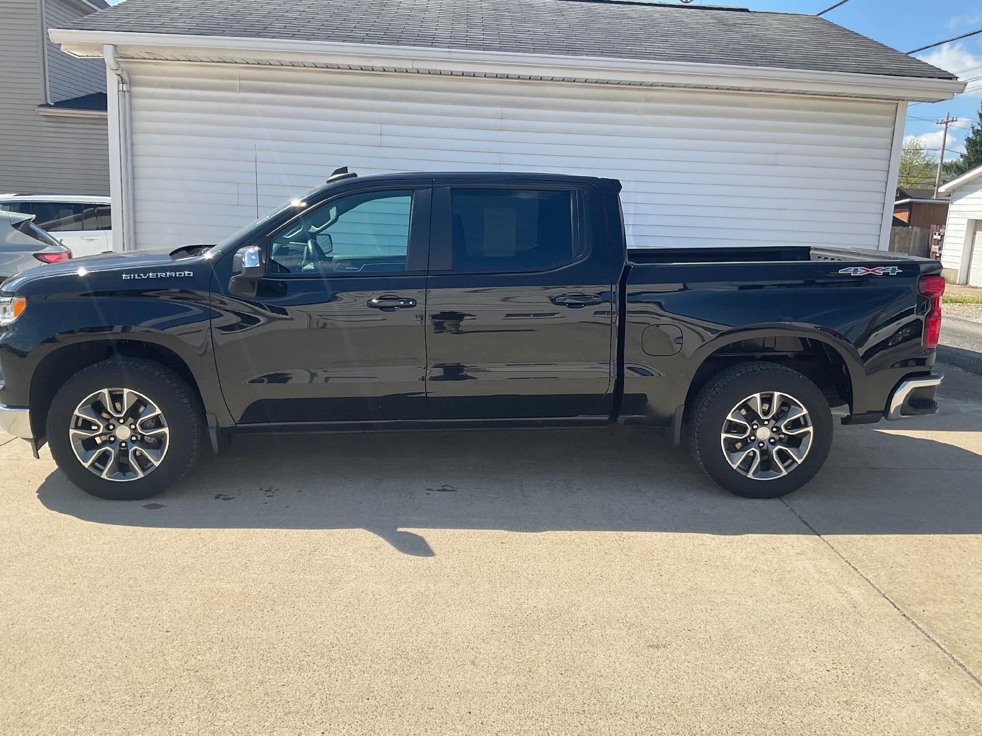 2024 Chevrolet Silverado 1500 LT (2FL)