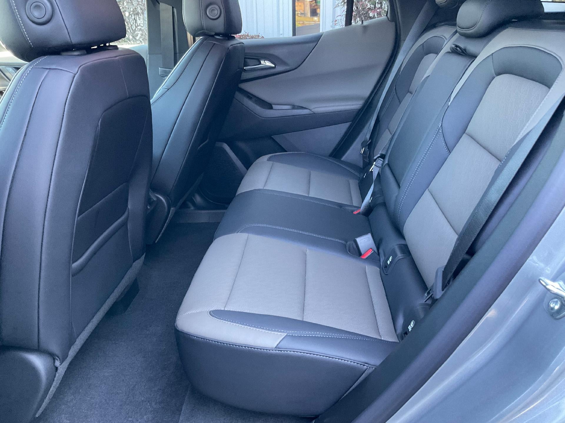 2027 Chevrolet Equinox LT - Photo 6