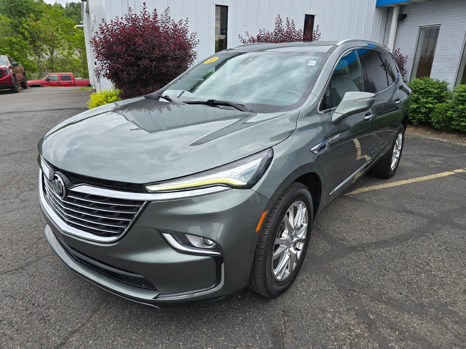 2023 Buick Enclave Essence AWD's photo