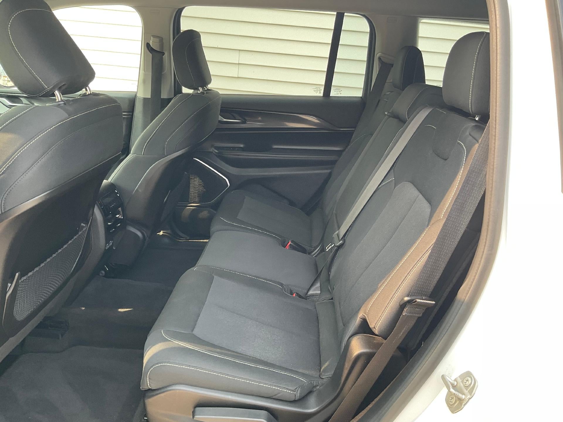 2021 Jeep Grand Cherokee L Laredo 4x4