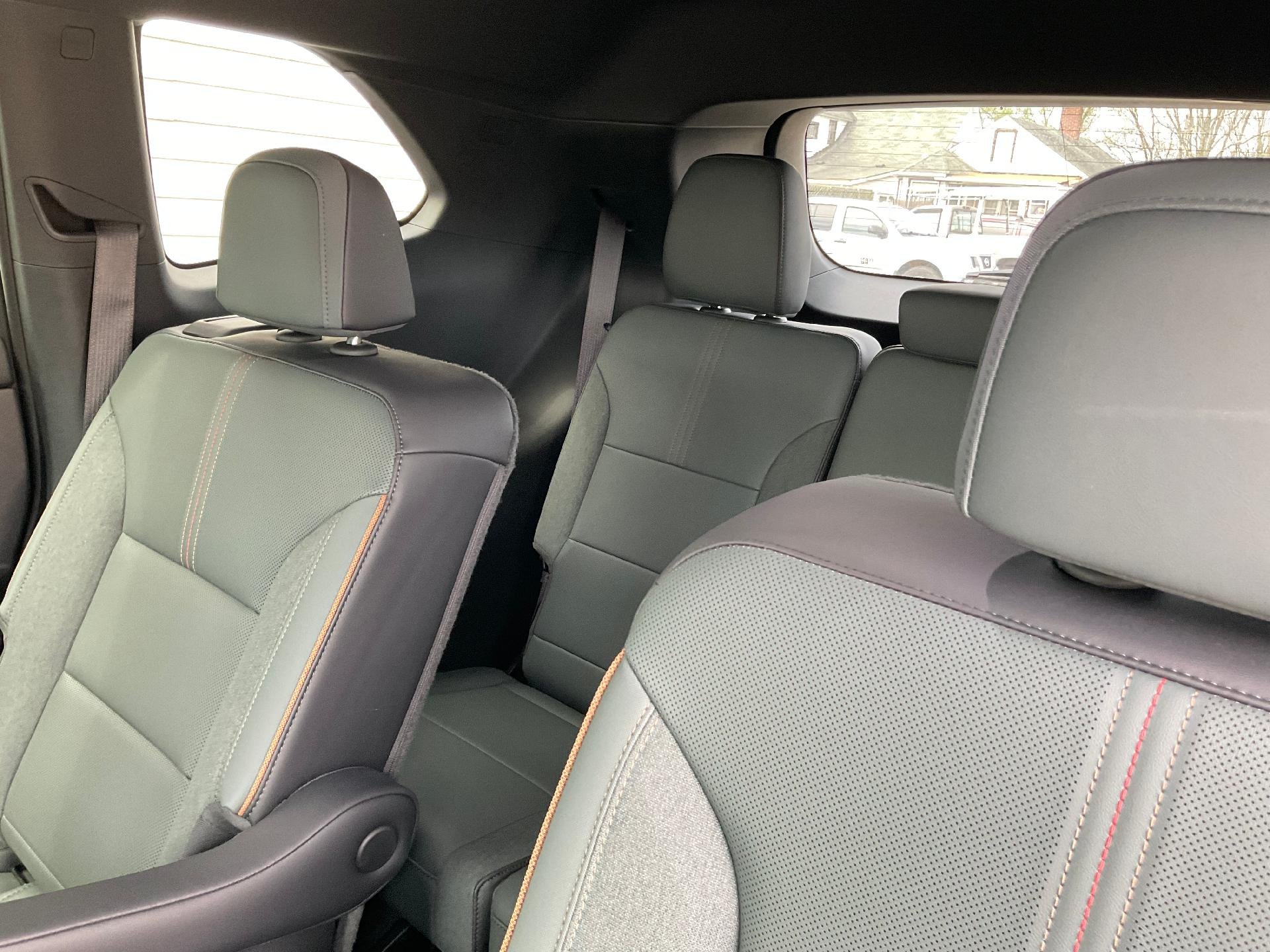 2024 GMC Acadia AWD AT4