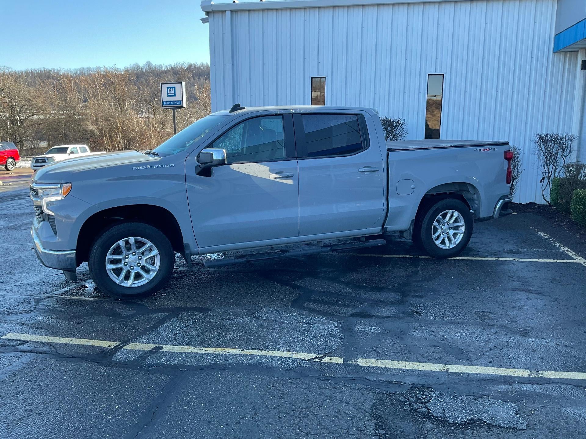 2024 Chevrolet Silverado 1500 Crew Cab Short Box 4-Wheel Drive LT 2FL