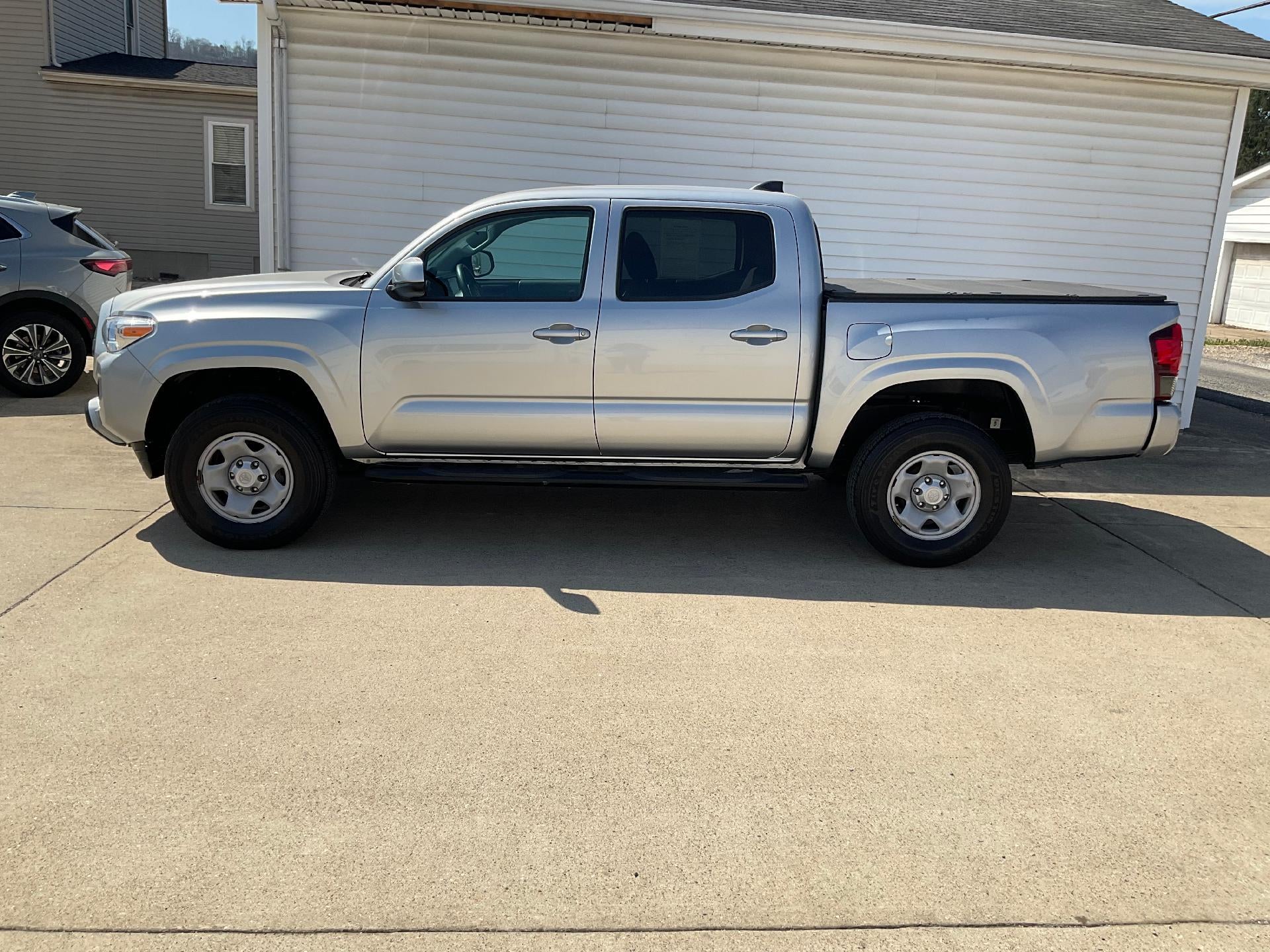 2023 Toyota Tacoma 4WD 4WD SR Double Cab 5' Bed V6 AT (GS)