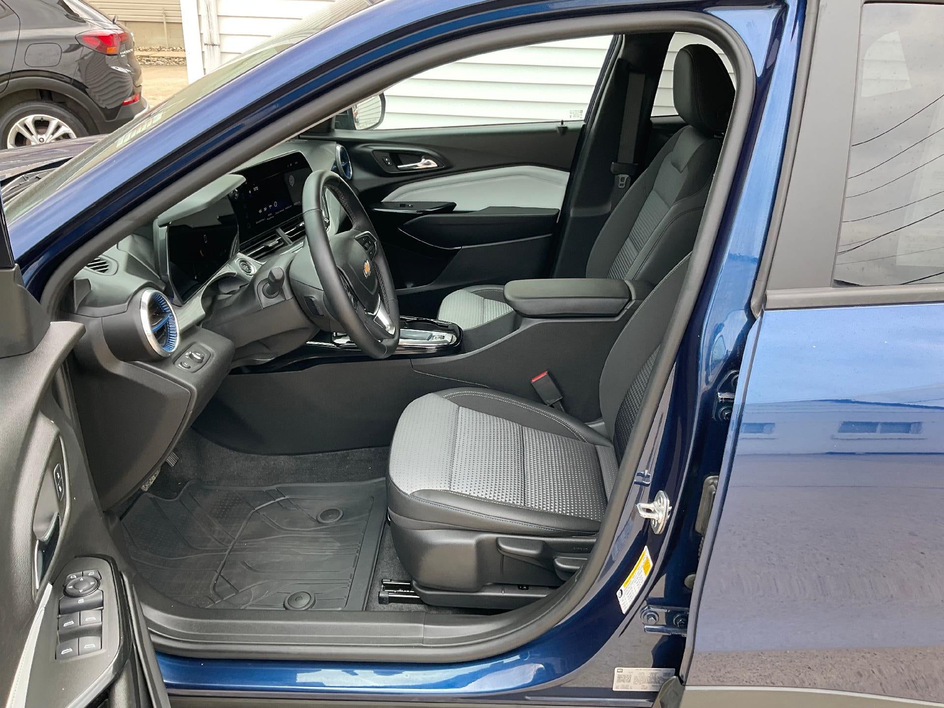 2024 Chevrolet Trax FWD 4dr LT