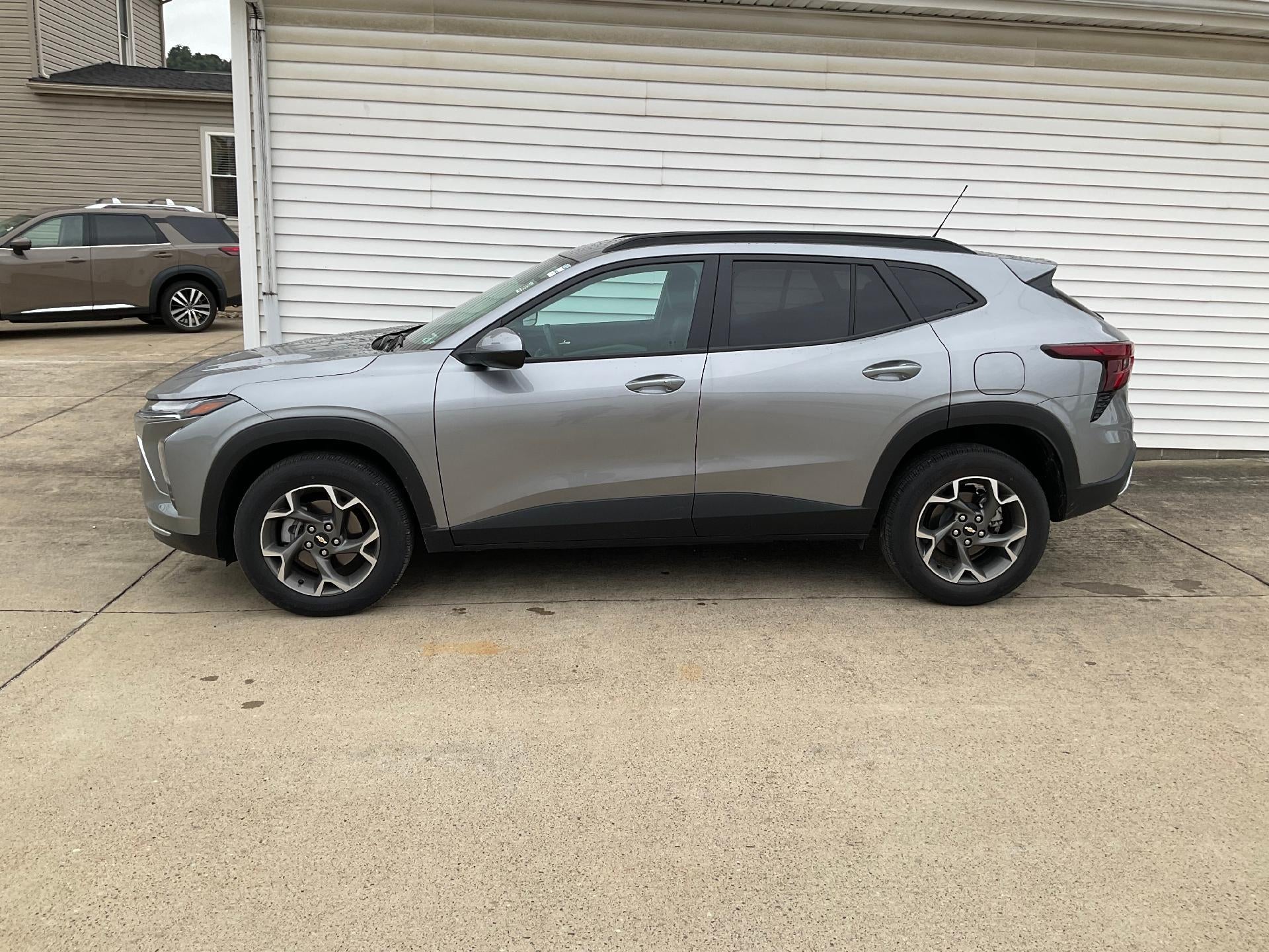2025 Chevrolet Trax FWD 4dr LT